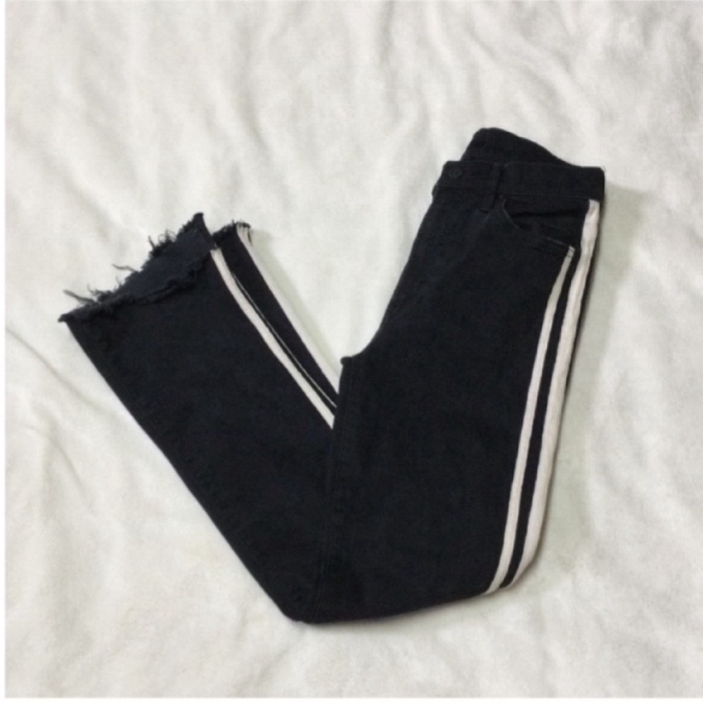 Mother Insider High-Rise Crop Step
Fray Guilty
Racer Stripe Jeans 26